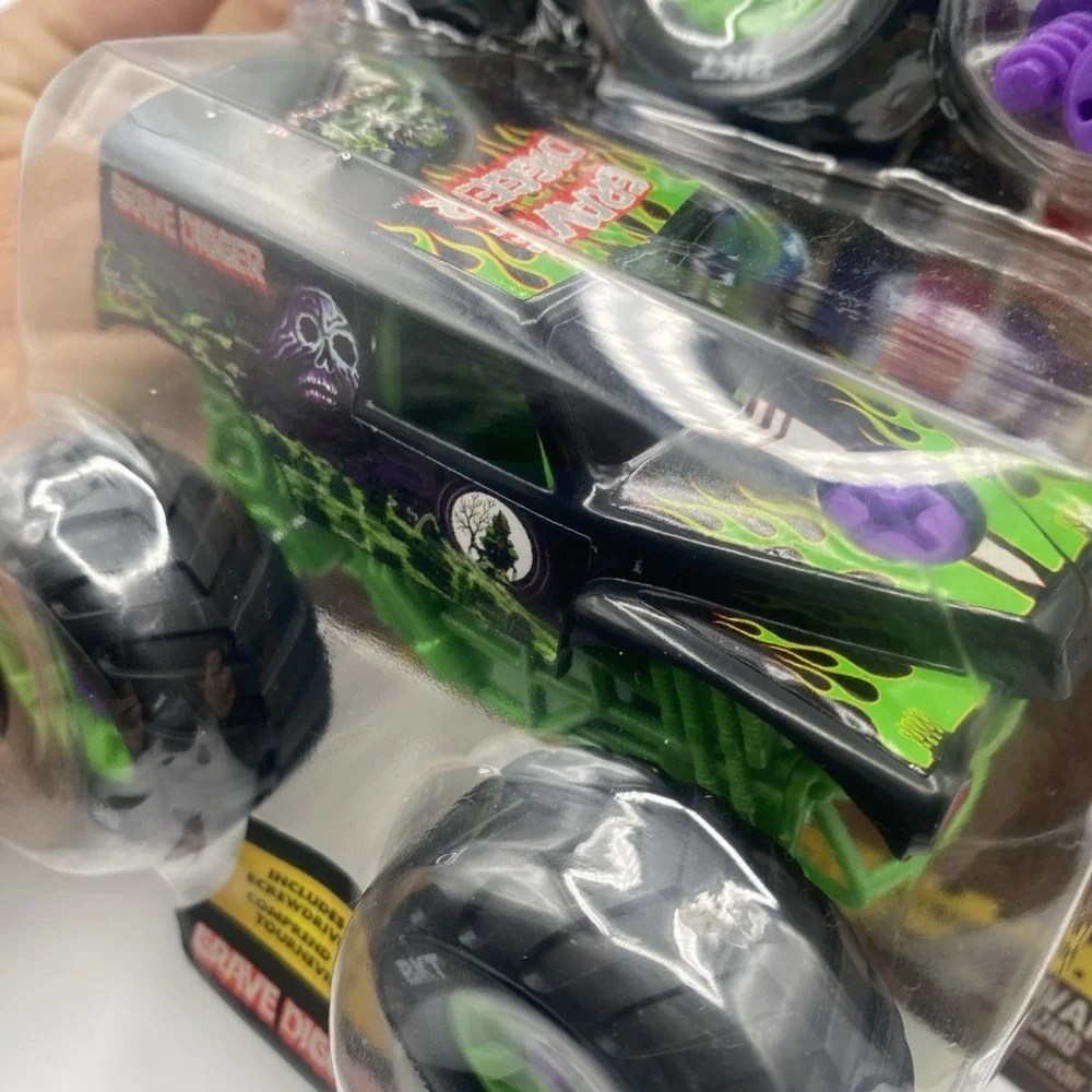 Monster Jam Grave Digger Mechanix Build & Rebuild 1:43 Scale Monster Truck‎